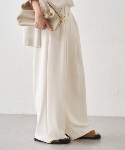 LOUNGEDRESS(ラウンジドレス)の「【@ld_risaコラボ】ジャージータックワイドパンツ(その他パンツ・レディース・ブラック/オフホワイト/ベージュ・SMALL/MEDIUM)」の15枚目の写真