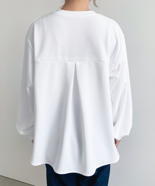 moment+（モーメントプラス）の「しわになりにくい長袖ストレッチジョーゼットTブラウス（Tシャツ/カットソー・レディース・ブラック/ネイビー/オフホワイト・M/L）」の15枚目の写真