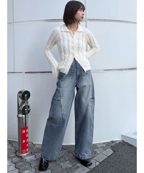 MURUA（ムルーア）の「パッチポケットバレルレッグデニム（デニムパンツ・レディース・ブルー・1/2）」の2枚目の写真