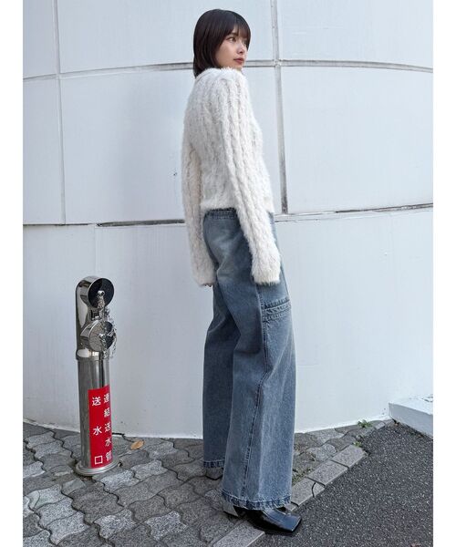 MURUA（ムルーア）の「パッチポケットバレルレッグデニム（デニムパンツ・レディース・ブルー・1/2）」の4枚目の写真