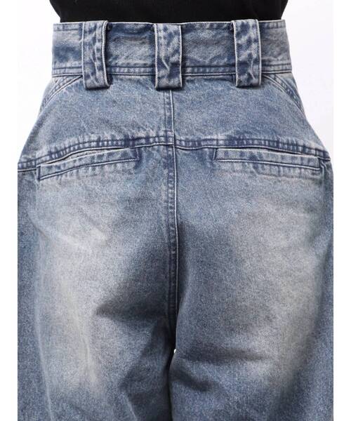 MURUA（ムルーア）の「パッチポケットバレルレッグデニム（デニムパンツ・レディース・ブルー・1/2）」の10枚目の写真