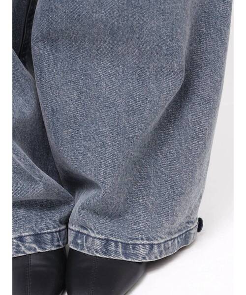 MURUA（ムルーア）の「パッチポケットバレルレッグデニム（デニムパンツ・レディース・ブルー・1/2）」の14枚目の写真