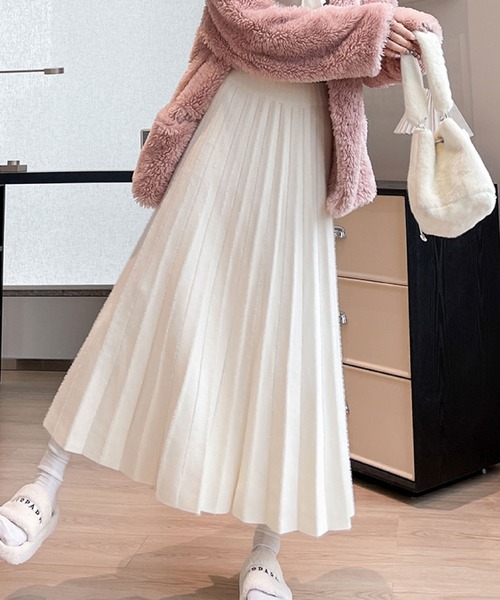 2ly2(トゥーリートゥー)の「ふんわりニットプリーツスカート(スカート・レディース・ホワイト/ブラック/グレー・F)」の2枚目の写真