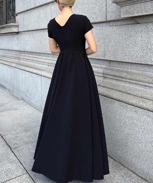 JENNE(ジェンヌ)の「タック立体ドレスワンピ(防シワ・接触冷感・eco素材)(ワンピース・レディース・ブラック/グリーン/ネイビー・MEDIUM/SMALL/X-LARGE/LARGE)」の16枚目の写真