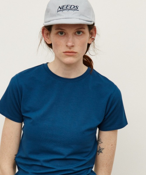 Auntie Rosa Holiday(アンティローザホリデー)の「ベーシッククルーTEE / 接触冷感 / 抗菌防臭 / UVCUT(Tシャツ/カットソー・レディース・チャコールグレー/オフホワイト/ブラック/ダークブルー・FREE)」の4枚目の写真