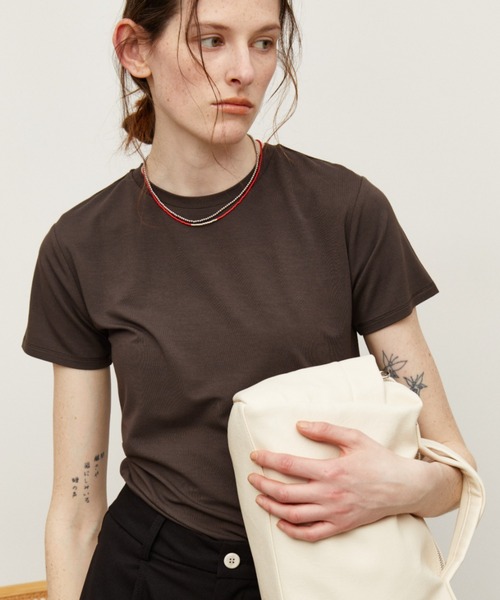 Auntie Rosa Holiday(アンティローザホリデー)の「ベーシッククルーTEE / 接触冷感 / 抗菌防臭 / UVCUT(Tシャツ/カットソー・レディース・チャコールグレー/オフホワイト/ブラック/ダークブルー・FREE)」の3枚目の写真