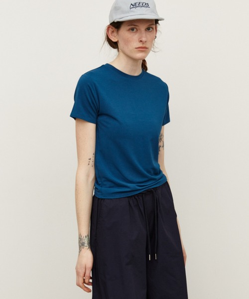 Auntie Rosa Holiday(アンティローザホリデー)の「ベーシッククルーTEE / 接触冷感 / 抗菌防臭 / UVCUT(Tシャツ/カットソー・レディース・チャコールグレー/オフホワイト/ブラック/ダークブルー・FREE)」の14枚目の写真