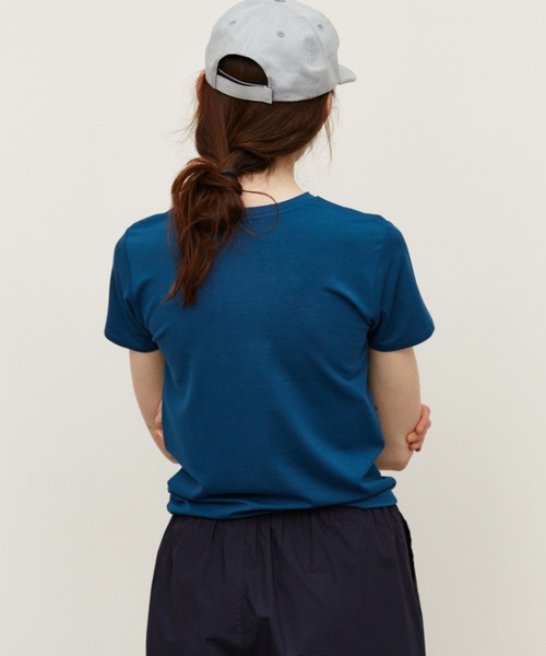 Auntie Rosa Holiday(アンティローザホリデー)の「ベーシッククルーTEE / 接触冷感 / 抗菌防臭 / UVCUT(Tシャツ/カットソー・レディース・チャコールグレー/オフホワイト/ブラック/ダークブルー・FREE)」の16枚目の写真