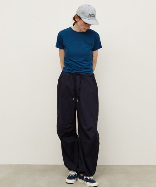 Auntie Rosa Holiday(アンティローザホリデー)の「ベーシッククルーTEE / 接触冷感 / 抗菌防臭 / UVCUT(Tシャツ/カットソー・レディース・チャコールグレー/オフホワイト/ブラック/ダークブルー・FREE)」の18枚目の写真