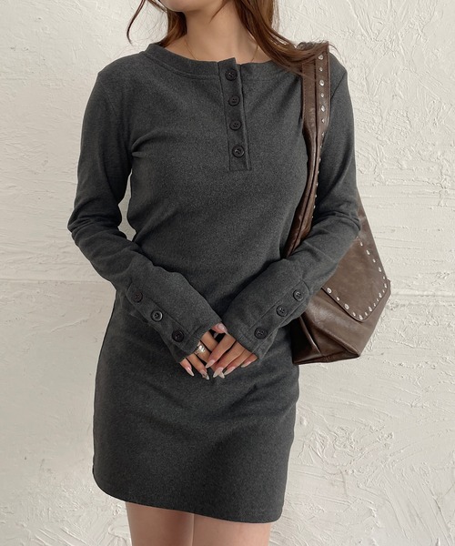 ROGER AND RAW（ロジャーアンドロウ）の「ヘンリーネック長袖ミニワンピース（ワンピース・レディース・ブラウン/チャコールグレー・FREE）」の4枚目の写真