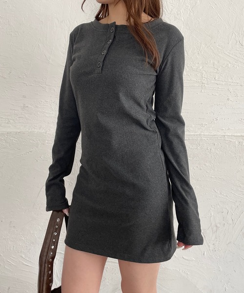 ROGER AND RAW（ロジャーアンドロウ）の「ヘンリーネック長袖ミニワンピース（ワンピース・レディース・ブラウン/チャコールグレー・FREE）」の6枚目の写真
