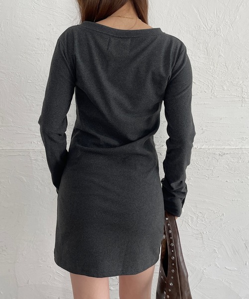 ROGER AND RAW（ロジャーアンドロウ）の「ヘンリーネック長袖ミニワンピース（ワンピース・レディース・ブラウン/チャコールグレー・FREE）」の8枚目の写真