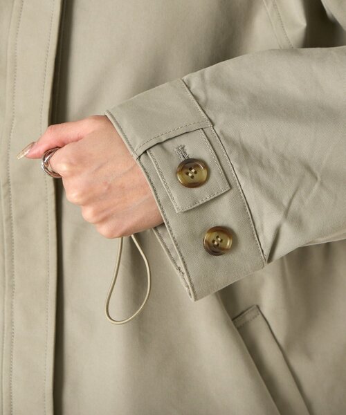Jena espace merveilleux(ジェナ エスパスメルヴェイユ)の「ウエストギャザーコート(ステンカラーコート・レディース・アイボリー/カーキ・FREE)」の4枚目の写真