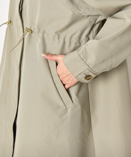 Jena espace merveilleux(ジェナ エスパスメルヴェイユ)の「ウエストギャザーコート(ステンカラーコート・レディース・アイボリー/カーキ・FREE)」の8枚目の写真