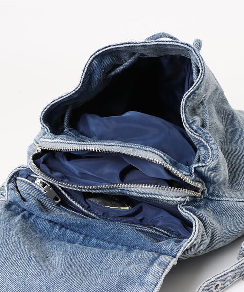 Desigual（デシグアル）の「デニム フラップ ミニバックパック（バックパック/リュック・レディース・ブルー・FREE）」の4枚目の写真