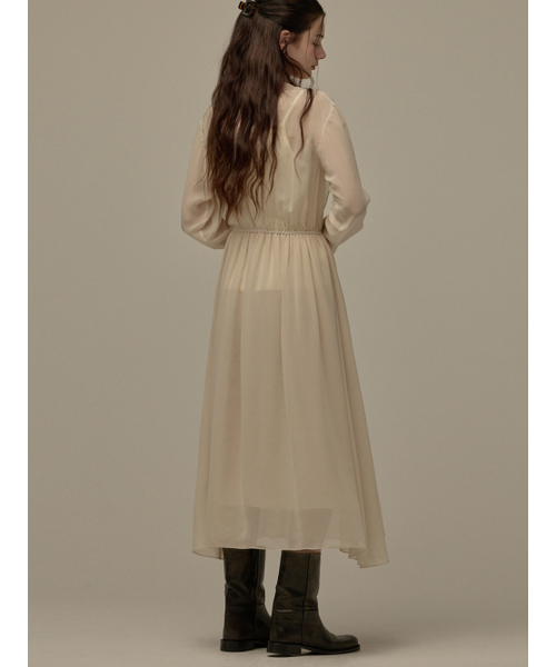 BEMUSE MANSION（ビミューズマンション）の「Sheer long dress - Beige（ワンピース・レディース・Beige・FREE）」の2枚目の写真