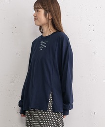 スリットデザインロゴ刺繍ロンT