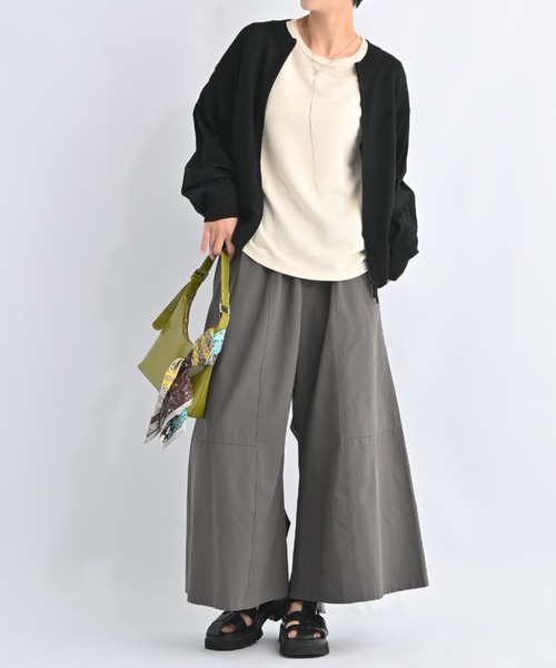 aunt lily(アントリリー)の「チュールコンビラウンドネックプルオーバー レイヤード 透け感 サムホール 指だし インナー(Tシャツ/カットソー・レディース・ブラック/オフホワイト・M/3L/LL/L/S)」の9枚目の写真