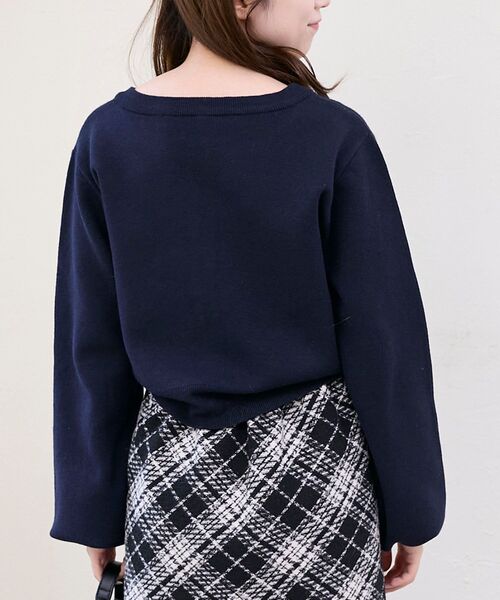 MAJESTIC LEGON（マジェスティックレゴン）の「フリルカラーセットニットカーディガン（カーディガン/ボレロ・レディース・ネイビー/アイボリー/グレー・MEDIUM）」の4枚目の写真