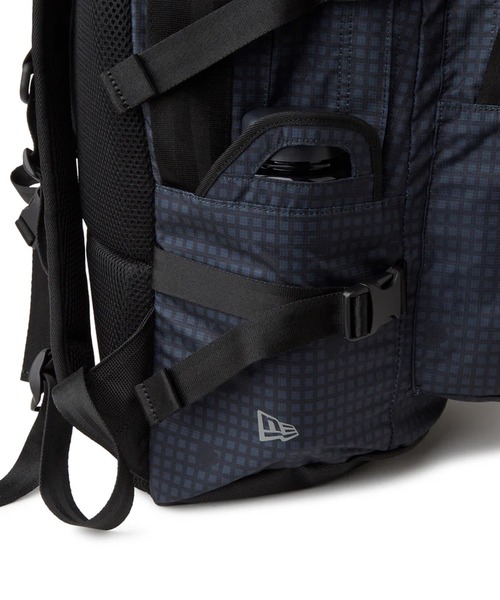 NEW ERA（ニューエラ）の「NEW ERA/ニューエラ バックパック キャリアパック 35L ブラックナイトカモ 14750923（バックパック/リュック・メンズ・ブラック・FREE）」の11枚目の写真