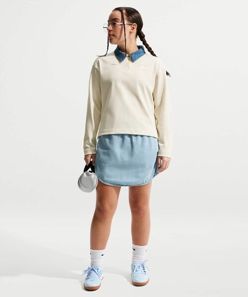 NIKE（ナイキ）の「ナイキ スポーツウェア コレクション ジュニア (ガールズ) ロングスリーブ ポロ トップ / Nike Sportswear Collection Big Kids' (Girls') Long-Sleeve Polo Top IF2311-047 Soft Pearl（ポロシャツ・キッズ・アイボリー系・140/150/130/160）」の4枚目の写真