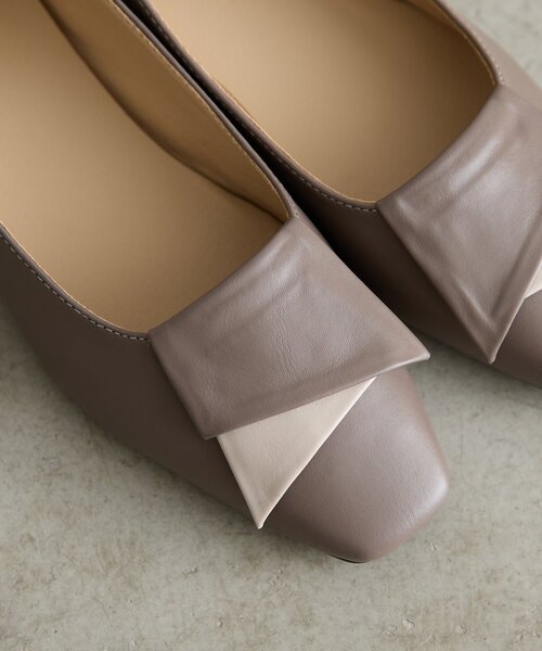 Jena espace merveilleux（ジェナ　エスパスメルヴェイユ）の「フラットリボンパンプス（その他シューズ・レディース・グレー/シルバー・MEDIUM/LARGE）」の6枚目の写真