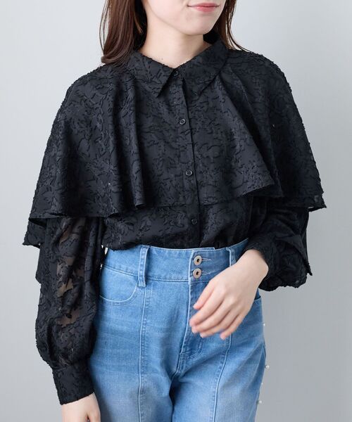 MAJESTIC LEGON（マジェスティックレゴン）の「シアーケープロングスリーブブラウス（シャツ/ブラウス・レディース・ブラック/ブラック系その他/ホワイト系その他2/グレー/グレー系その他/アイボリー・MEDIUM）」の4枚目の写真