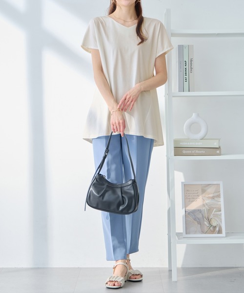 alotta(アロッタ)の「細見え叶う!AラインフレアチュニックTシャツ(チュニック・レディース・ブラック/ライラック/ブルー/ホワイト/ネイビー・M/L/LL)」の9枚目の写真