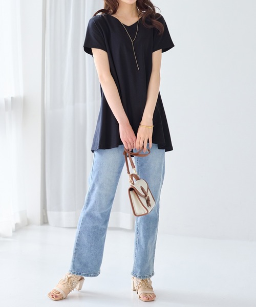 alotta(アロッタ)の「細見え叶う!AラインフレアチュニックTシャツ(チュニック・レディース・ブラック/ライラック/ブルー/ホワイト/ネイビー・M/L/LL)」の14枚目の写真
