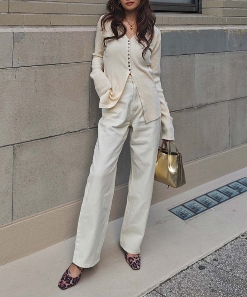 esutoreja(エストレジャ)の「センタースリットVネックカーディガン(カーディガン/ボレロ・レディース・ピンク/ブラック/アイボリー・FREE)」の8枚目の写真