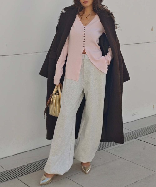 esutoreja(エストレジャ)の「センタースリットVネックカーディガン(カーディガン/ボレロ・レディース・ピンク/ブラック/アイボリー・FREE)」の12枚目の写真