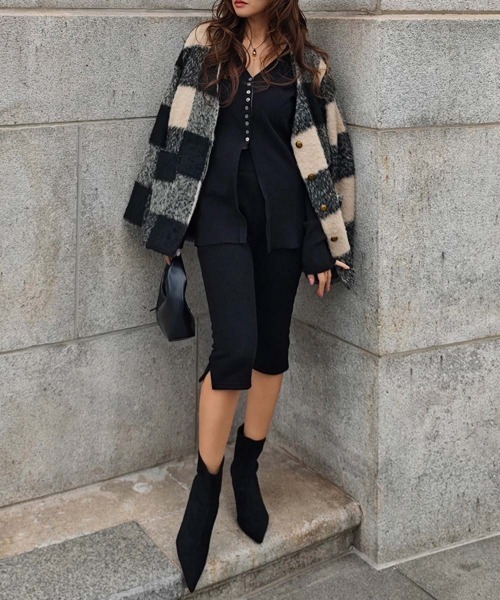 esutoreja(エストレジャ)の「センタースリットVネックカーディガン(カーディガン/ボレロ・レディース・ピンク/ブラック/アイボリー・FREE)」の17枚目の写真