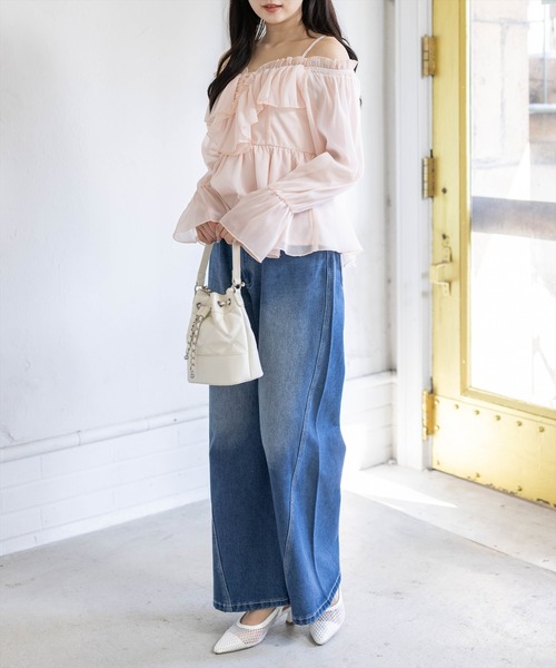 clear（クリア）の「フロントフリルオフショル長袖ブラウス（シャツ/ブラウス・レディース・イエロー/アイボリー/ピンク/ライトグレー・F）」の9枚目の写真