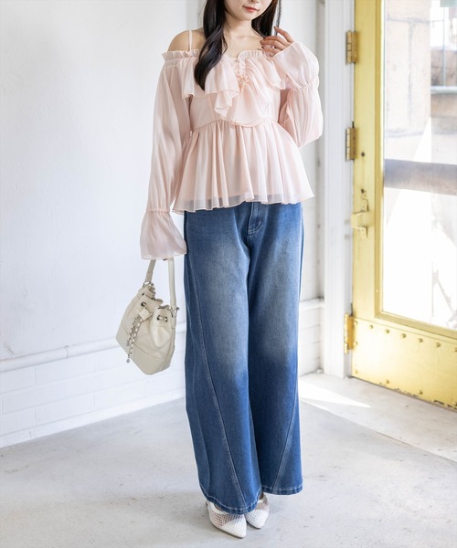 clear（クリア）の「フロントフリルオフショル長袖ブラウス（シャツ/ブラウス・レディース・イエロー/アイボリー/ピンク/ライトグレー・F）」の8枚目の写真