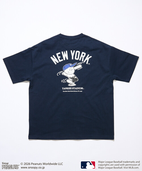 FREAK'S STORE（フリークスストア）の「限定展開 PEANUTS×MLB 別注 ビッグシルエット バックプリント Tシャツ / YANKEES（Tシャツ/カットソー・メンズ・アッシュグレー/ブラック/ホワイト/ネイビー・SMALL/MEDIUM/LARGE）」の6枚目の写真