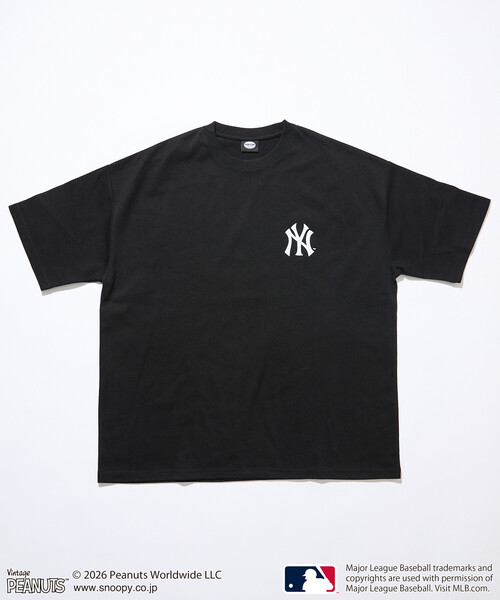 FREAK'S STORE（フリークスストア）の「限定展開 PEANUTS×MLB 別注 ビッグシルエット バックプリント Tシャツ / YANKEES（Tシャツ/カットソー・メンズ・アッシュグレー/ブラック/ホワイト/ネイビー・SMALL/MEDIUM/LARGE）」の16枚目の写真