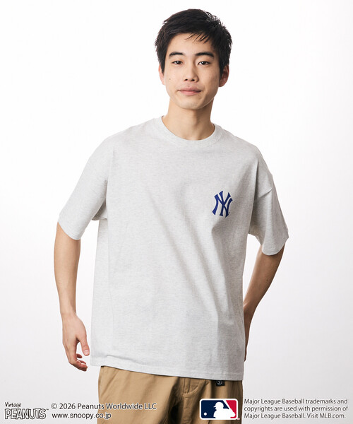 FREAK'S STORE（フリークスストア）の「限定展開 PEANUTS×MLB 別注 ビッグシルエット バックプリント Tシャツ / YANKEES（Tシャツ/カットソー・メンズ・アッシュグレー/ブラック/ホワイト/ネイビー・SMALL/MEDIUM/LARGE）」の20枚目の写真
