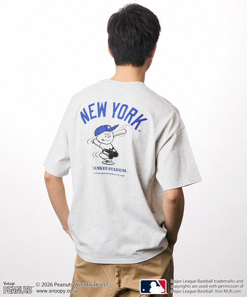 FREAK'S STORE（フリークスストア）の「限定展開 PEANUTS×MLB 別注 ビッグシルエット バックプリント Tシャツ / YANKEES（Tシャツ/カットソー・メンズ・アッシュグレー/ブラック/ホワイト/ネイビー・SMALL/MEDIUM/LARGE）」の22枚目の写真