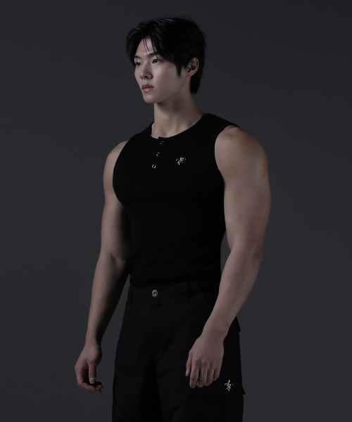 CARMID（カミド）の「グローリー ヘンリーネック スリーブレス [ブラック]（Tシャツ/カットソー・メンズ・その他・1/2）」の3枚目の写真