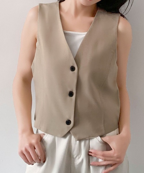 LOWO(ロワ)の「ノースリーブ コンパクト ジレ ベスト(ベスト・レディース・ベージュ/グレー/オフホワイト/ブラック・FREE)」の16枚目の写真