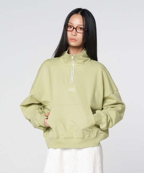 320SHOWROOM(320ショールーム)の「Contrast Zip Half-Neck Oversized Sweatshirt Tender green(スウェット・レディース・ライトグリーン・FREE)」の1枚目の写真