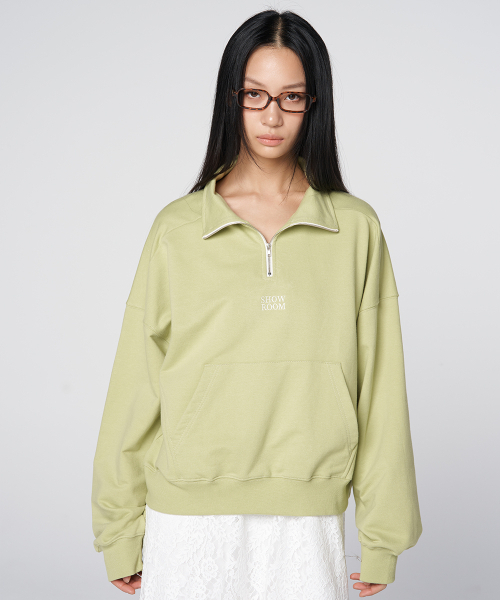 320SHOWROOM(320ショールーム)の「Contrast Zip Half-Neck Oversized Sweatshirt Tender green(スウェット・レディース・ライトグリーン・FREE)」の2枚目の写真