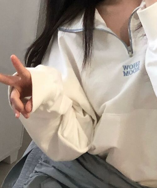 320SHOWROOM(320ショールーム)の「Contrast Zip Half-Neck Oversized Sweatshirt Tender green(スウェット・レディース・ライトグリーン・FREE)」の5枚目の写真
