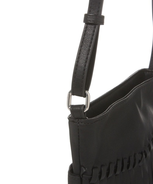 LEPSIM(レプシィム)の「フリンジミニショルダー 636691(ショルダーバッグ・レディース・ブラウン/ブラック・ONE SIZE)」の7枚目の写真