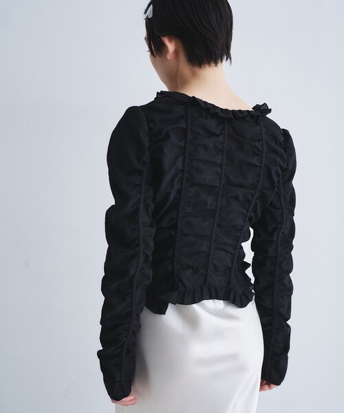 CODE A（コードエー）の「dobby ruffle blouse（シャツ/ブラウス・レディース・ブラック/ホワイト/アイボリー・00）」の6枚目の写真