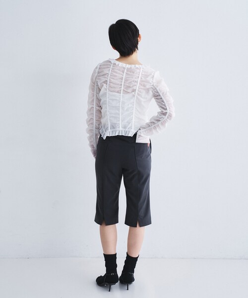 CODE A（コードエー）の「dobby ruffle blouse（シャツ/ブラウス・レディース・ブラック/ホワイト/アイボリー・00）」の11枚目の写真