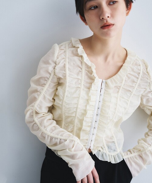 CODE A（コードエー）の「dobby ruffle blouse（シャツ/ブラウス・レディース・ブラック/ホワイト/アイボリー・00）」の13枚目の写真
