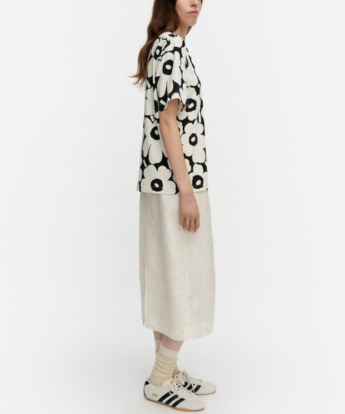 marimekko(マリメッコ)の「Tunnit Unikko / T-shirt(Tシャツ/カットソー・レディース・ブラック・LARGE/MEDIUM/SMALL/X-SMALL)」の6枚目の写真
