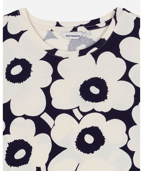 marimekko(マリメッコ)の「Tunnit Unikko / T-shirt(Tシャツ/カットソー・レディース・ブラック・LARGE/MEDIUM/SMALL/X-SMALL)」の11枚目の写真