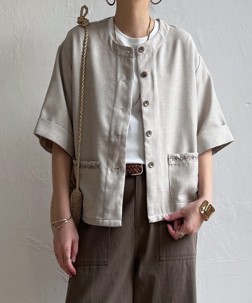 LBC(エルビーシー)の「エクリュハーフスリーブジャケット(テーラードジャケット・レディース・ベージュ/グレー・M/L)」の2枚目の写真